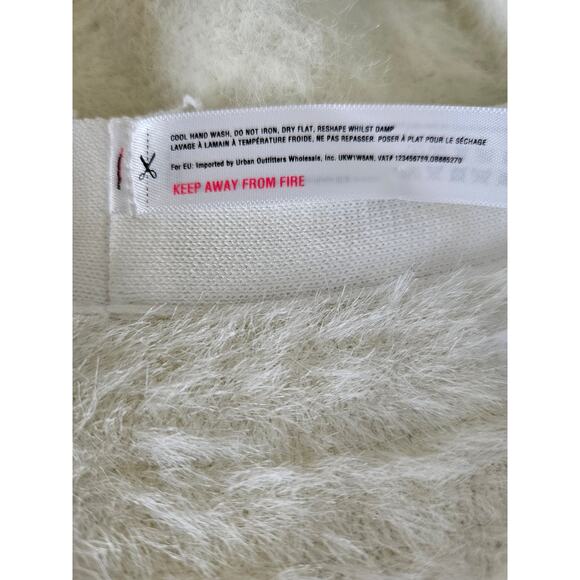 Urban Outfitters Cassie Fuzzy Bucket Hat, One Size - Picture 7 of 9